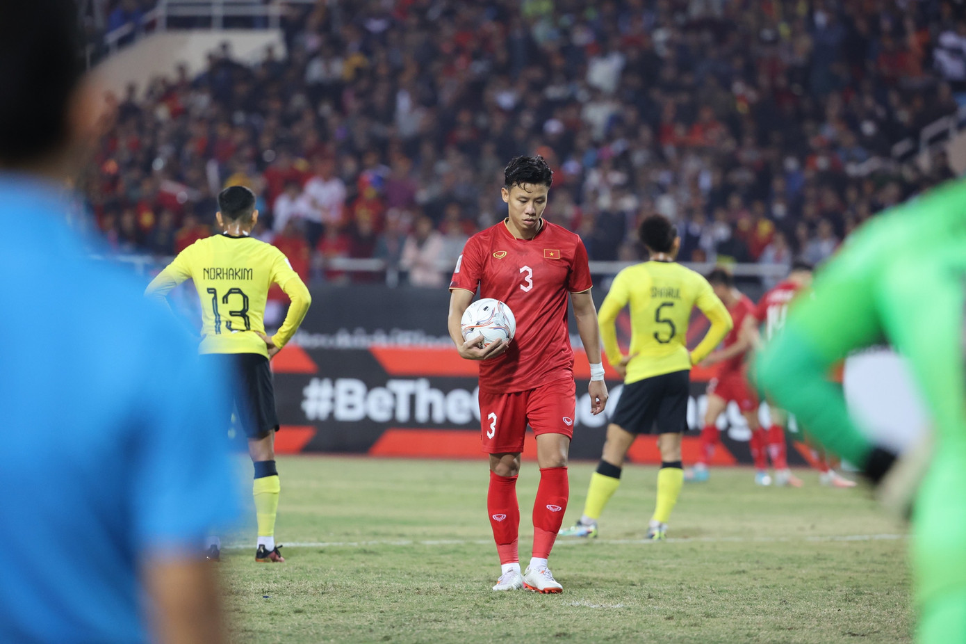 Như thường lệ, Quế Ngọc Hải là người có quyền sút phạt 11m của tuyển Việt Nam Như thường lệ, Quế Ngọc Hải là người có quyền sút phạt 11m của tuyển Việt Nam