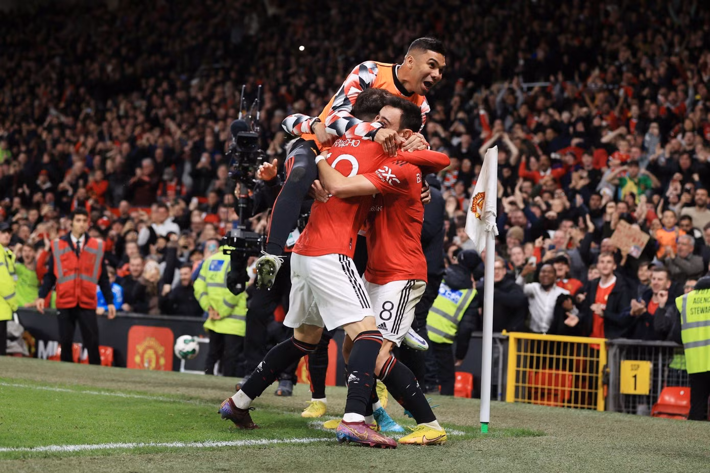 MU mạnh hơn khi có Bruno Fernandes và loại... Ronaldo MU mạnh hơn khi có Bruno Fernandes và loại... Ronaldo