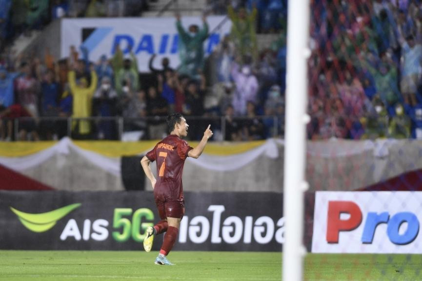 Supachok vỡ òa hạnh phúc