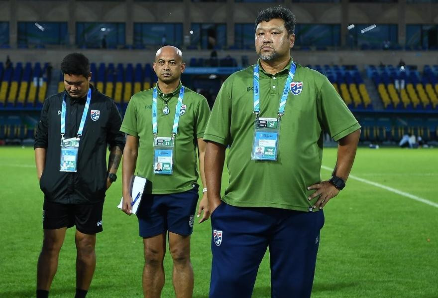 Ban huấn luyện U23 Thái Lan có nguy cơ bị sa thải sau khi về nước.