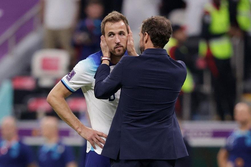 Harry Kane buồn bã sau thất bại. Ảnh: Getty Harry Kane buồn bã sau thất bại. Ảnh: Getty