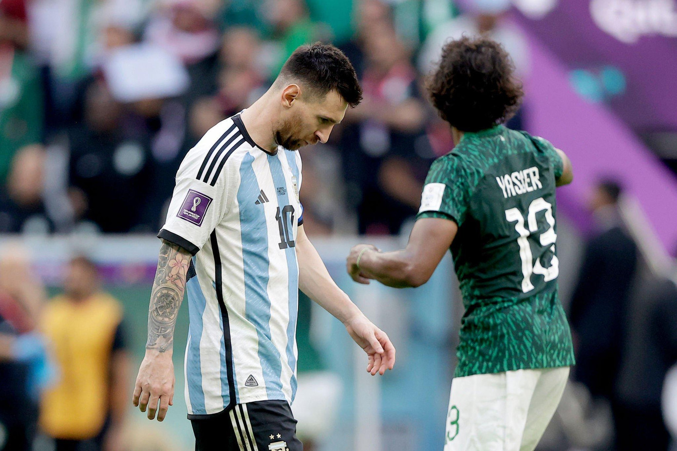 Messi cúi đầu rời sân sau thất bại sốc trước Saudi Arabia Messi cúi đầu rời sân sau thất bại sốc trước Saudi Arabia