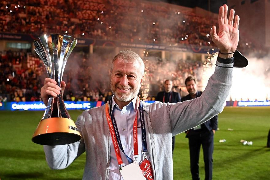 Abramovich ăn mừng chức vô địch Club World Cup của Chelsea vào đầu năm nay. Abramovich ăn mừng chức vô địch Club World Cup của Chelsea vào đầu năm nay.
