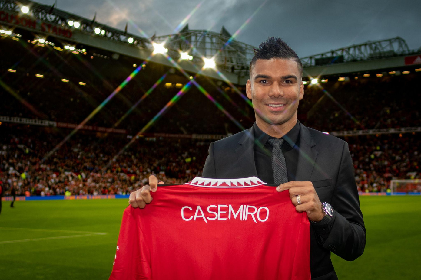 Casemiro rạng rỡ ra mắt MU tại Old Trafford Casemiro rạng rỡ ra mắt MU tại Old Trafford