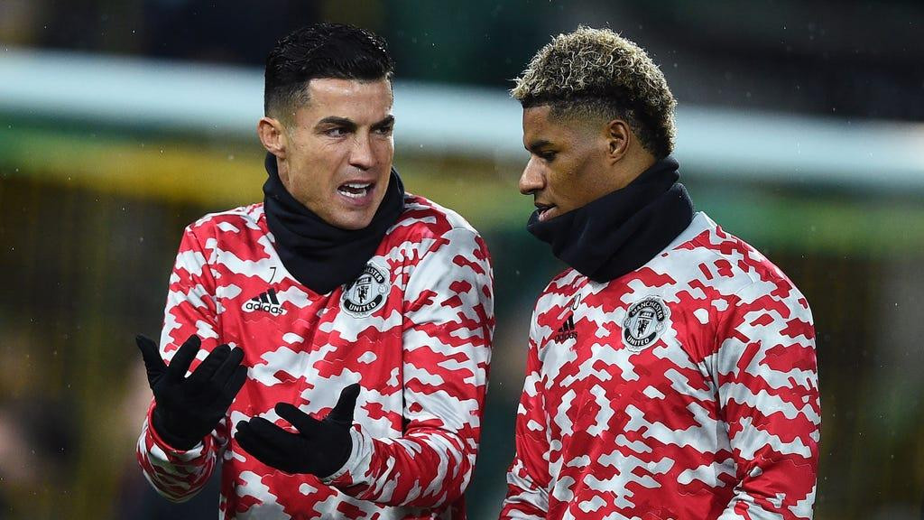 Ronaldo bất hoà với nhóm ngôi sao tuyển Anh tại MU?