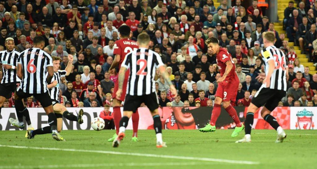 Firmino tỏa sáng đúng lúc