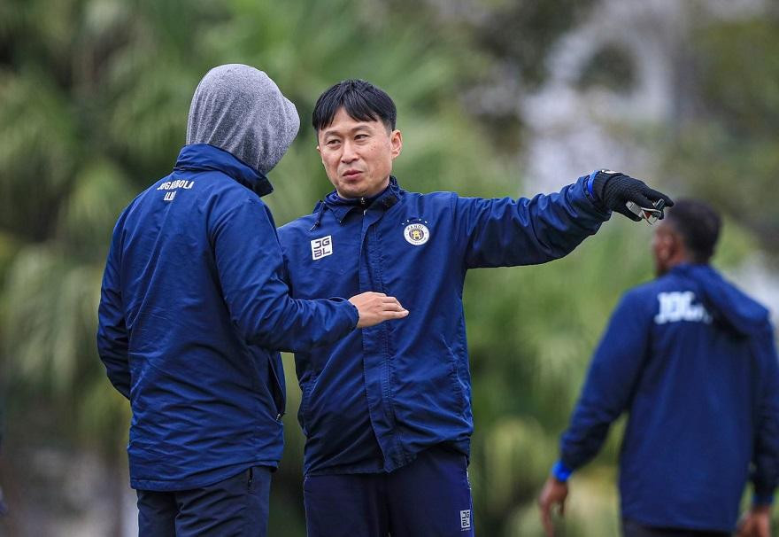 HLV Chun Jae-ho đang dần tạo dấu ấn ở Hà Nội HLV Chun Jae-ho đang dần tạo dấu ấn ở Hà Nội