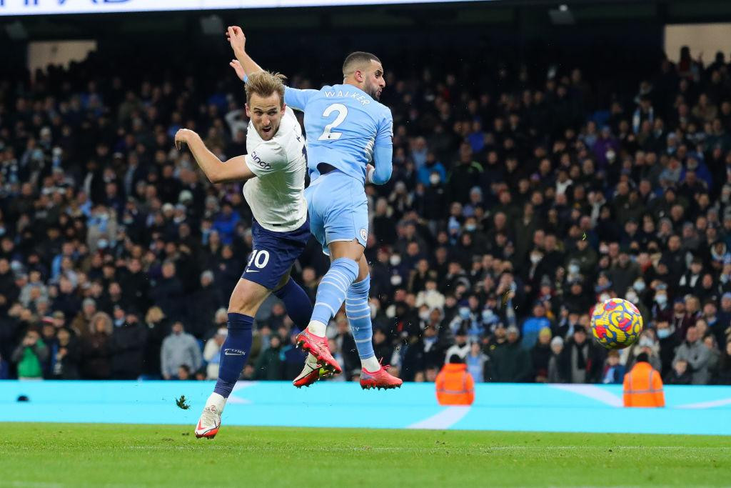 Kane &quot;kết liễu&quot; Man City vào phút chót.