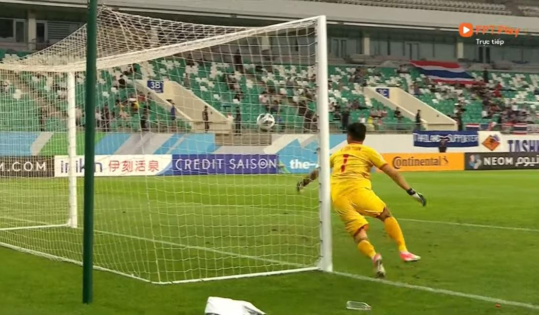 Văn Toản mắc sai lầm khó tin Văn Toản mắc sai lầm khó tin