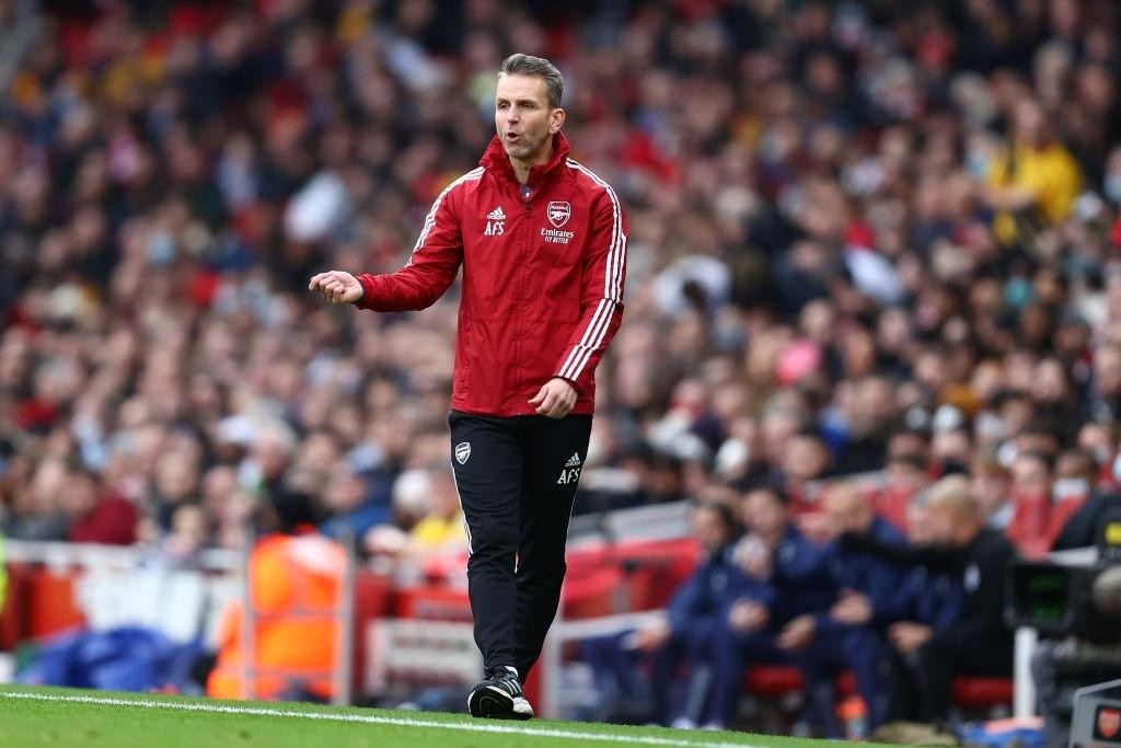 Trợ lý Stuivenberg đang thay thế Mikel Arteta khá tốt.