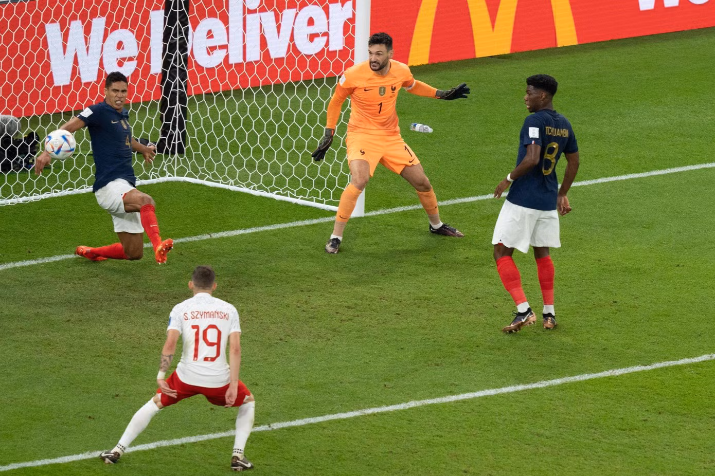 Tình huống khiến Varane nổi giận với đồng đội
