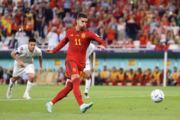 Huỷ diệt Costa Rica 7-0, Tây Ban Nha gửi lời đe doạ tới toàn thế giới ảnh 15