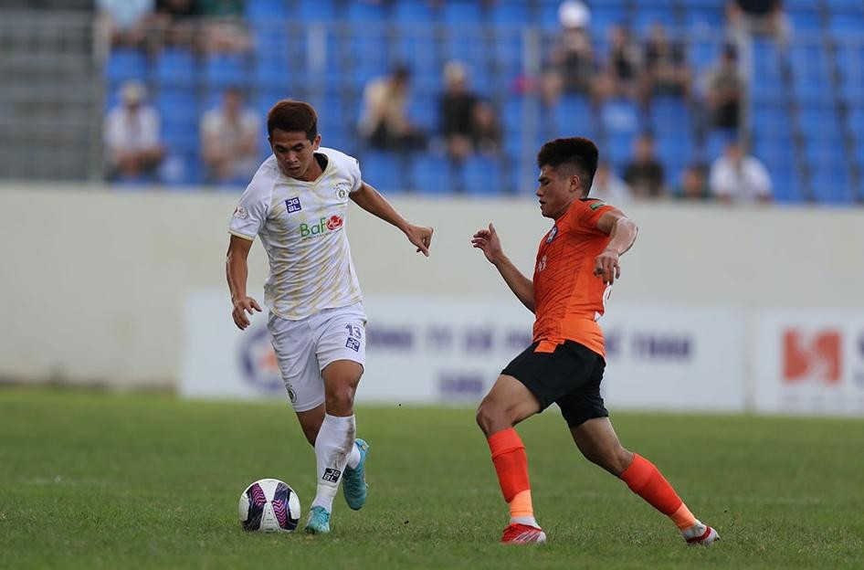 Hà Nội chơi bóng thiếu ý tưởng.