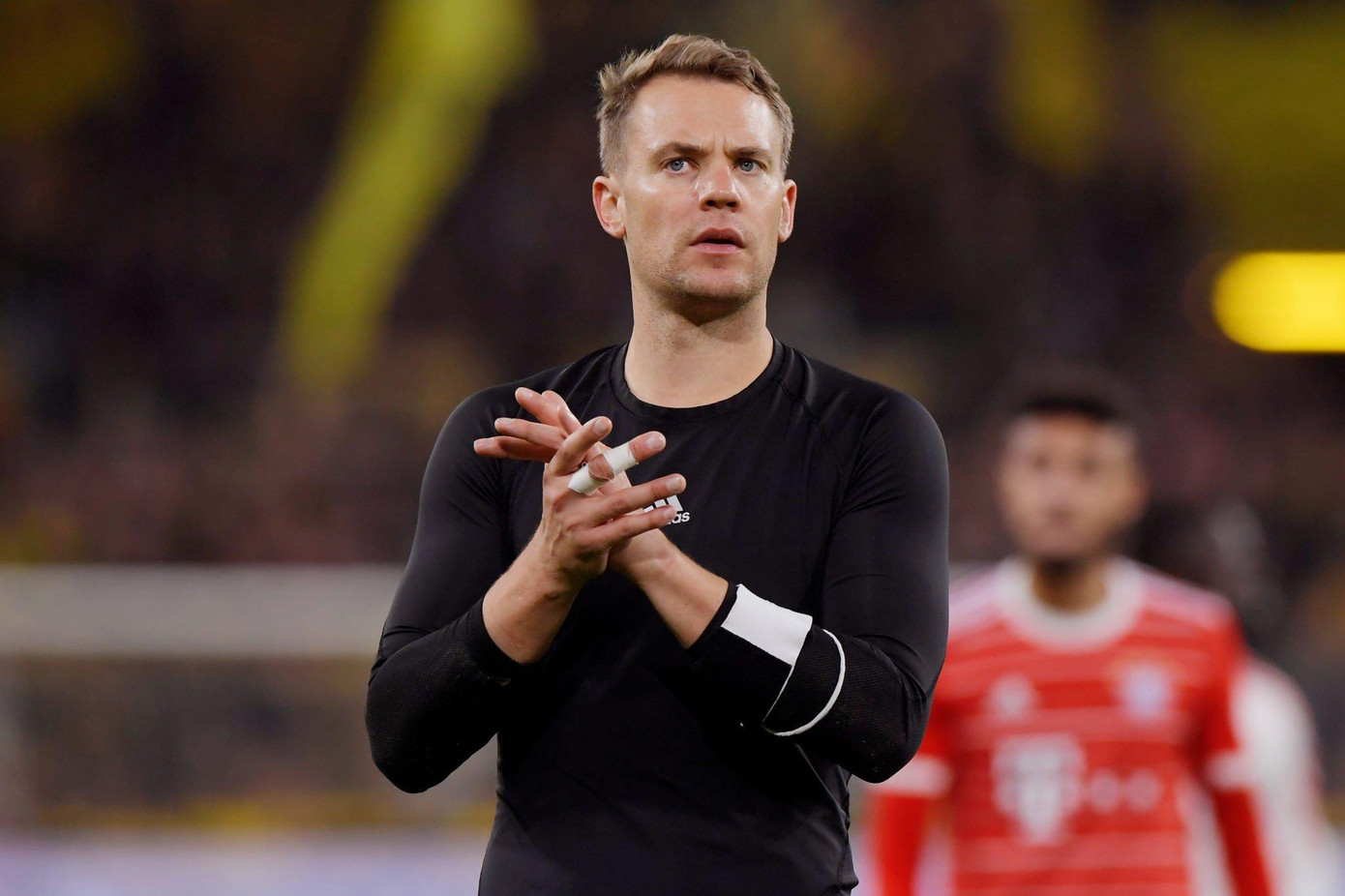 Neuer chống chọi bệnh ung thư da mặt Neuer chống chọi bệnh ung thư da mặt