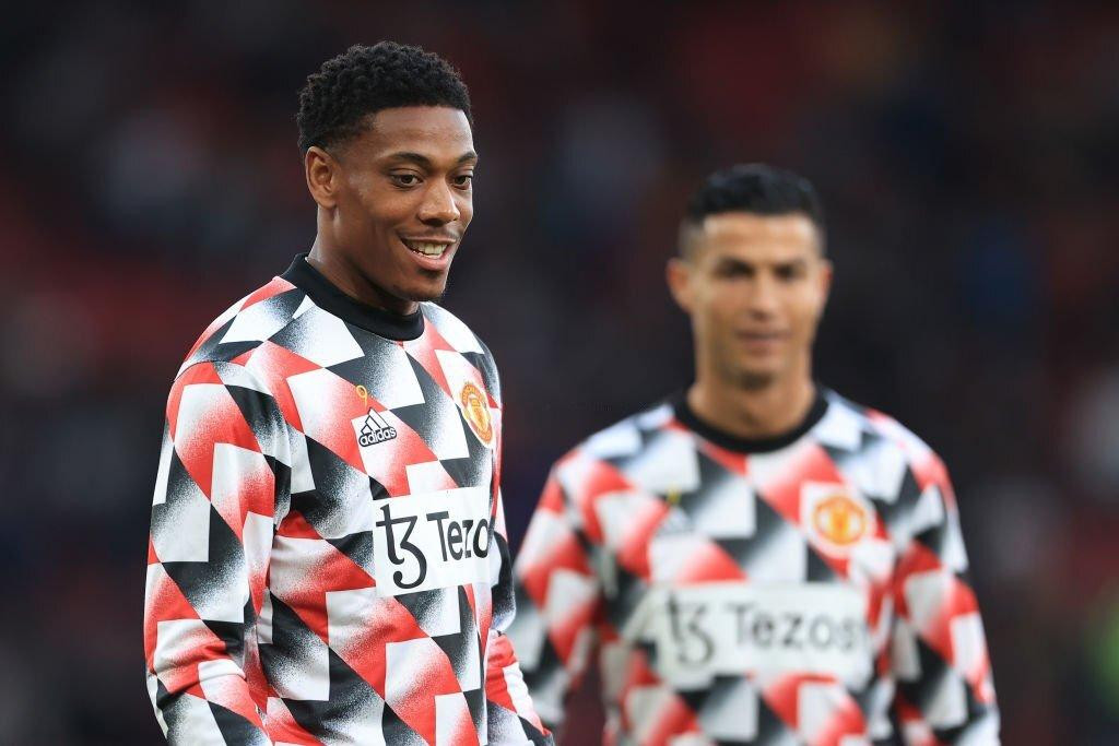 Martial sẵn sàng trở lại, Ronaldo dễ phải ngồi dự bị