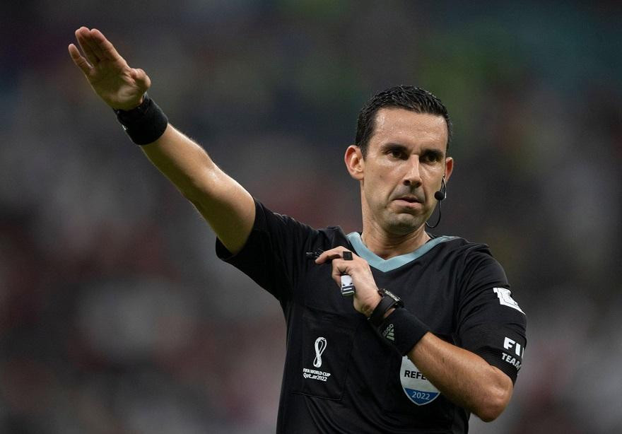 Trọng tài Cesar Arturo Ramos nổi tiếng nghiêm khắc Trọng tài Cesar Arturo Ramos nổi tiếng nghiêm khắc