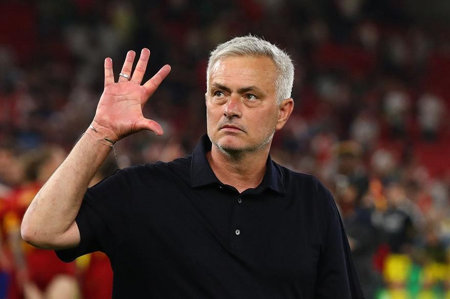 Mourinho là 1 trong 2 HLV trong lịch sử đoạt 5 Cúp châu Âu. Mourinho là 1 trong 2 HLV trong lịch sử đoạt 5 Cúp châu Âu.