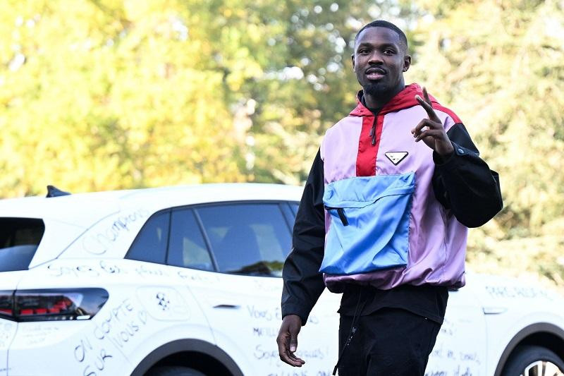 Thuram ngại ngùng khi đến trung tâm huấn luyện của tuyển Pháp hội quân Thuram ngại ngùng khi đến trung tâm huấn luyện của tuyển Pháp hội quân