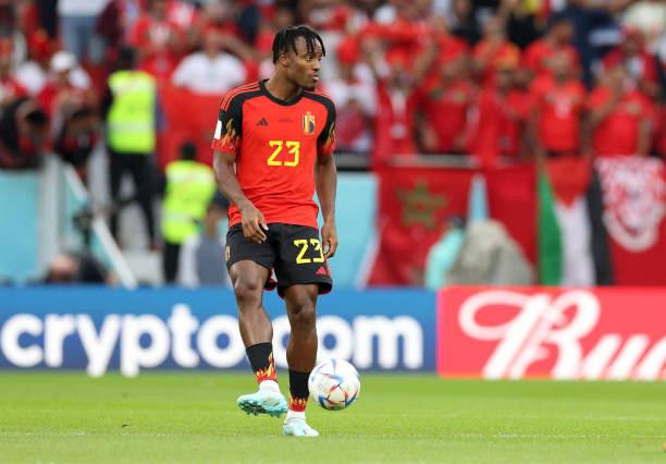 Bỉ là đội giao bóng trước