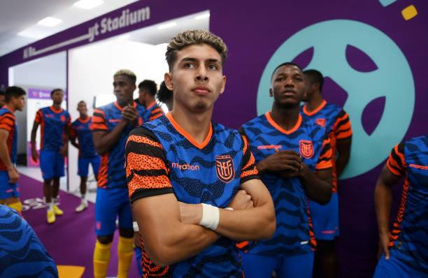 Các cầu thủ Ecuador chuẩn bị ra trận Các cầu thủ Ecuador chuẩn bị ra trận