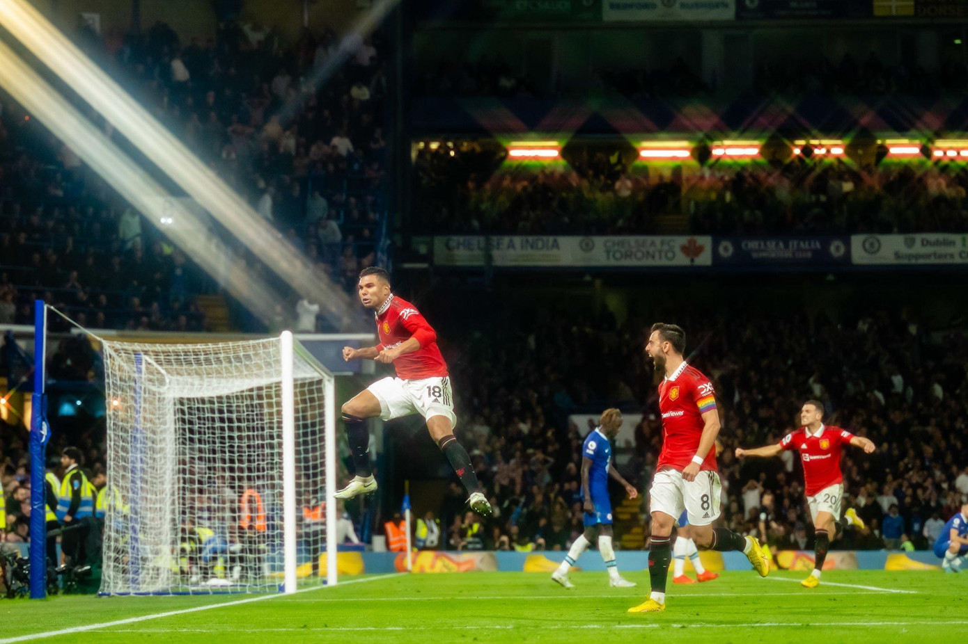 Casemiro giúp MU giành lại 1 điểm từ Chelsea Casemiro giúp MU giành lại 1 điểm từ Chelsea