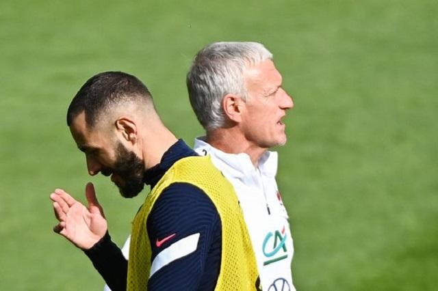 Benzema và Deschamps vốn có quan hệ không tốt từ lâu