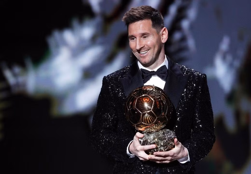 Quả bóng vàng thay đổi sau chiến thắng tranh cãi của Messi