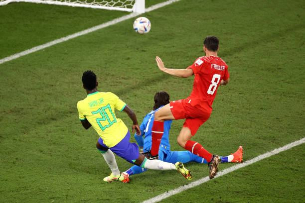 Bàn thắng không được công nhận của Vinicius