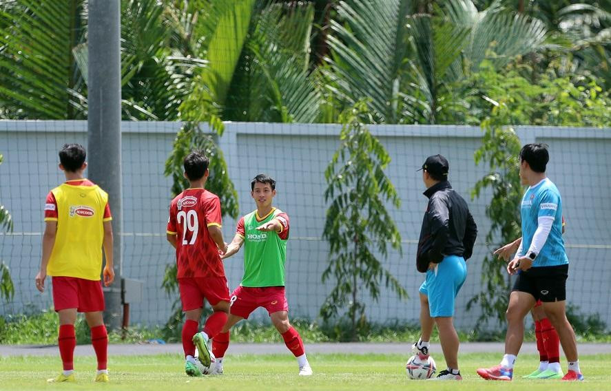 Hùng Dũng trở lại tập luyện cùng tuyển Việt Nam. Ảnh: VFF Hùng Dũng trở lại tập luyện cùng tuyển Việt Nam. Ảnh: VFF