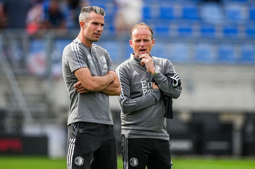 Van Persie chưa muốn rời Hà Lan