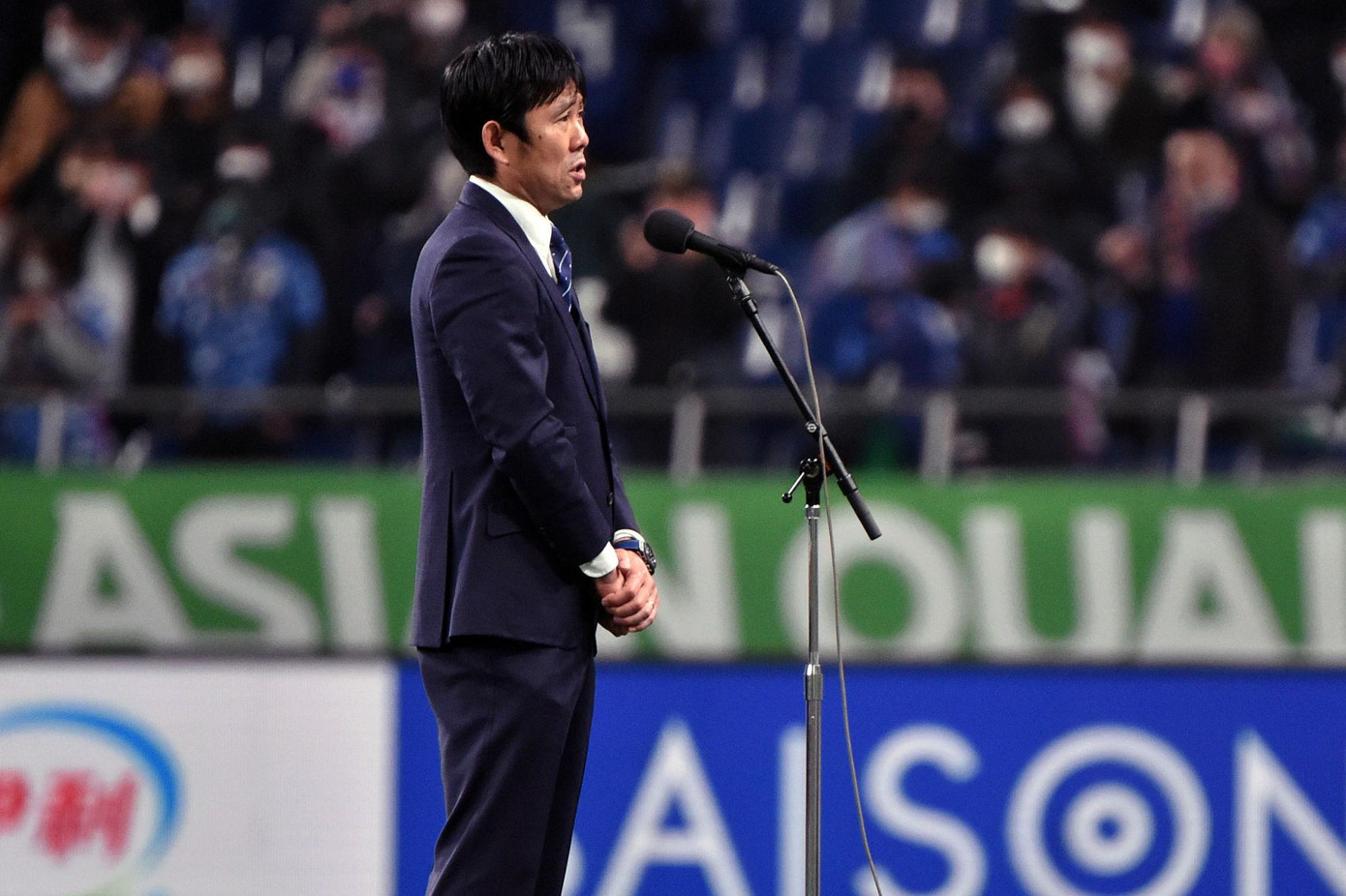 HLV Hajime Moriyasu xin lỗi người hâm mộ Nhật Bản sau trận hòa 1-1 với Việt Nam HLV Hajime Moriyasu xin lỗi người hâm mộ Nhật Bản sau trận hòa 1-1 với Việt Nam