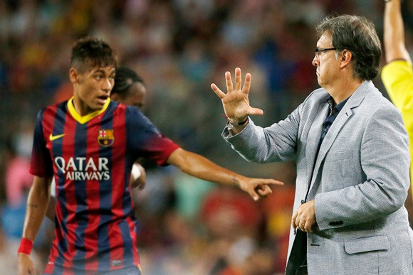 Martino đã trải qua 100 ngày bất bại cùng Barcelona