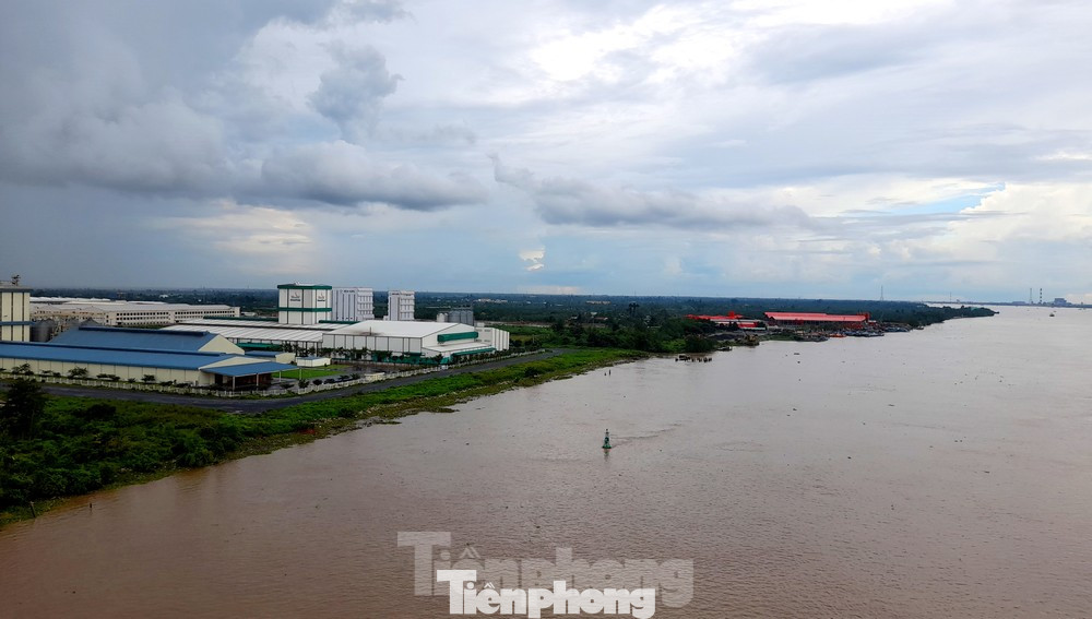 Một góc Khu công nghiệp Bình Minh.