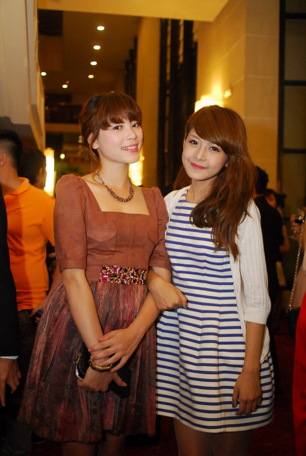 Linh Rin (trái) xuất hiện với hình ảnh mới