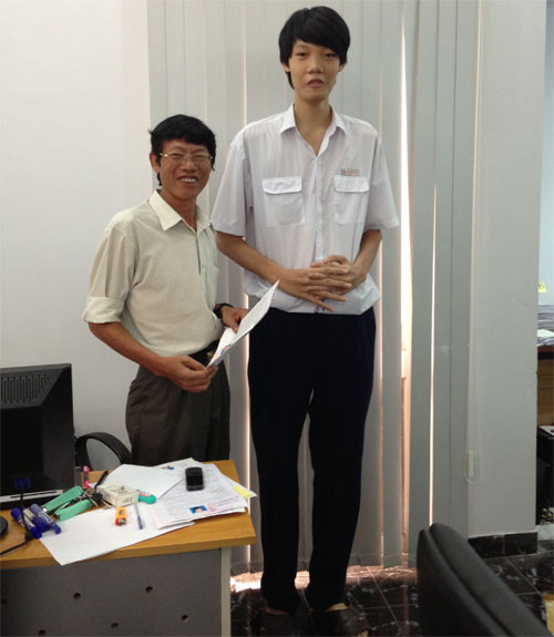  Nguyễn Đức Tài gây bất ngờ với chiều cao 2,4m 