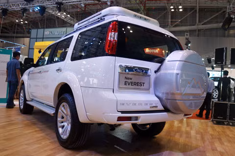 Ford Everest mới đã cập nhật phiên bản mới