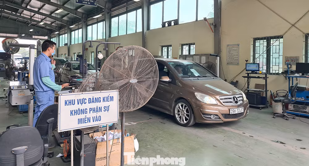 Đảng ủy Bộ Giao thông đã kỷ luật Đảng hàng chục đảng viên do liên quan tới sai phạm trong lĩnh vực đăng kiểm (Ảnh minh hoạ: H.Việt). Đảng ủy Bộ Giao thông đã kỷ luật Đảng hàng chục đảng viên do liên quan tới sai phạm trong lĩnh vực đăng kiểm (Ảnh minh hoạ: H.Việt).