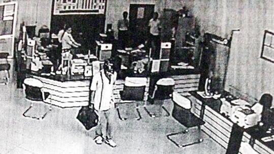 Bộ Công an vào cuộc điều tra vụ cướp ngân hàng ở Vĩnh Long ảnh 1