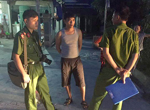 Nhân chứng kể giây phút CSGT bị hất văng từ xe đầu kéo container ảnh 4