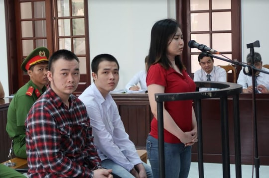 Tâm sự đau đớn của nữ sinh bị tạt axit giữa đường ảnh 1