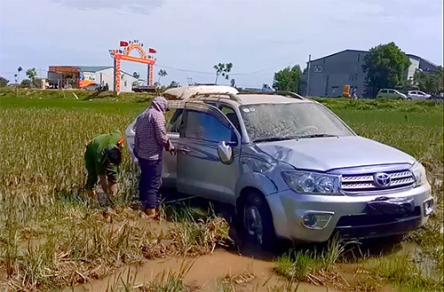 Giám đốc khai lao thẳng xe vào CSGT vì 'sợ nộp phạt' ảnh 1