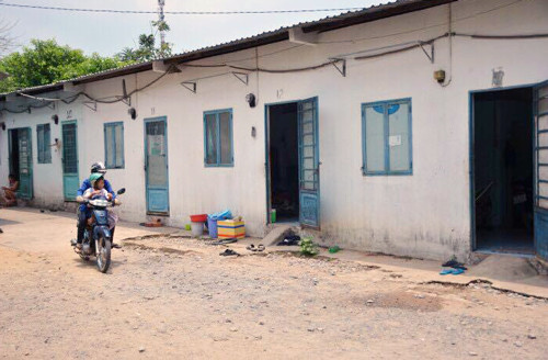 Người đàn ông bị chục đối tượng vây, chém tới tấp ảnh 1