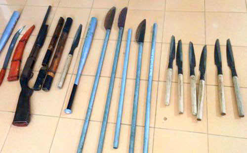 Truy đuổi, nã đạn vào taxi, 2 người bị thương ảnh 1