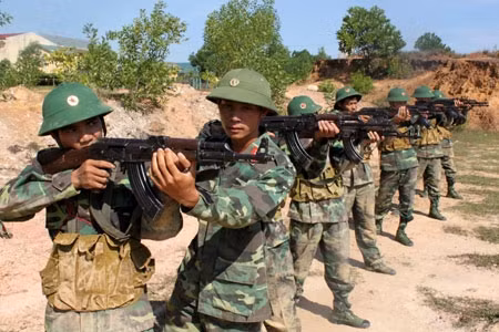 …hay đứng bắn súng AK bài 1