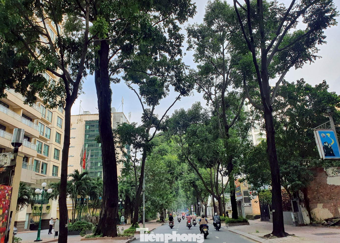 Từ ngày 1/10, TPHCM chuyển sang trạng thái mới trong phòng chống COVID-19 và từng bước mở cửa, khôi phục kinh tế. Các hoạt động sản xuất kinh doanh sẽ được hoạt động trở lại theo lộ trình.