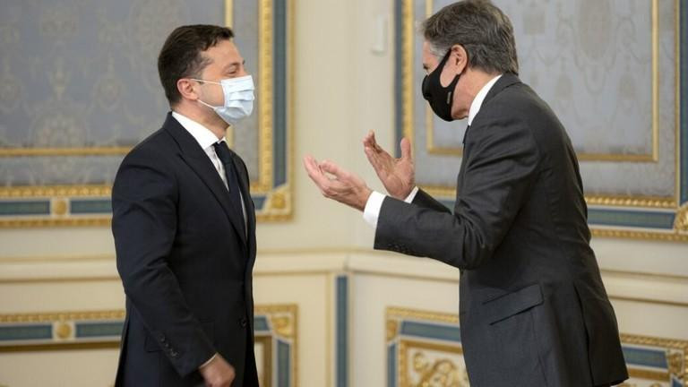 Ngoại trưởng Mỹ Antony Blinken trong một cuộc gặp với Tổng thống Ukraine Volodymyr Zelensky. Ảnh: Getty