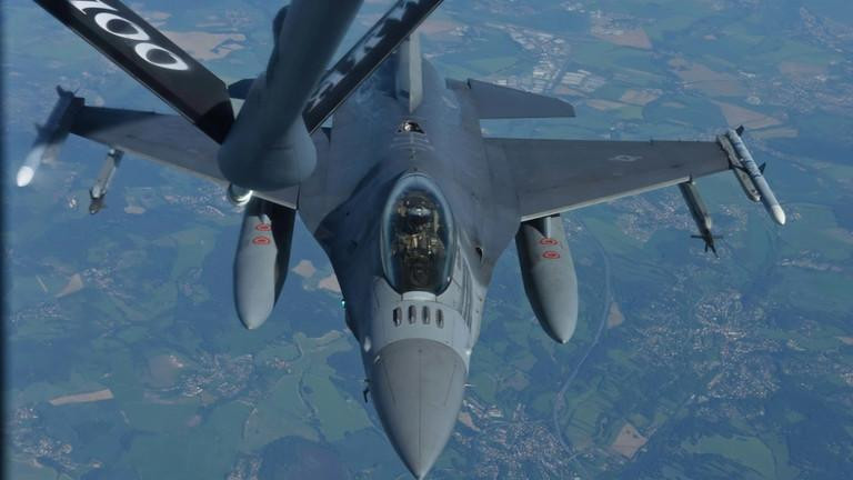 Máy bay F-16 tham gia nhiệm vụ huấn luyện ở Bulgaria. Ảnh: RT