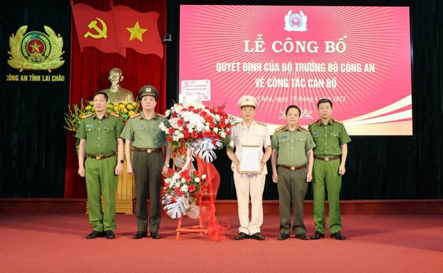 Ban giám đốc Công an tỉnh Lai Châu chúc mừng Thượng tá Tao Văn Trường Ban giám đốc Công an tỉnh Lai Châu chúc mừng Thượng tá Tao Văn Trường