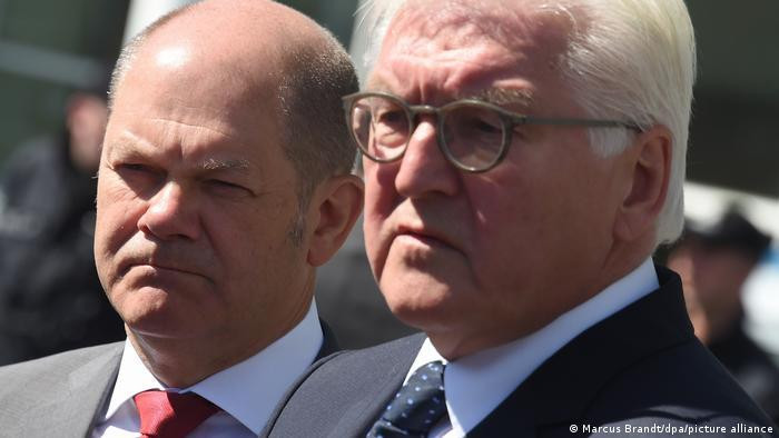Thủ tướng Đức Olaf Scholz (trái) và Tổng thống Frank-Walter Steinmeier (phải). Ảnh: DW