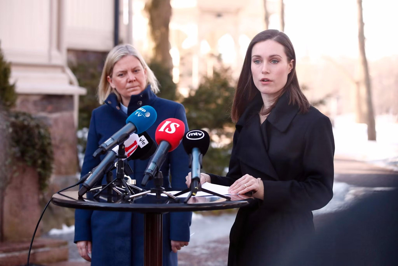 Thủ tướng Thụy Điển Magdalena Andersson (trái) và Thủ tướng Phần Lan Sanna Marin (phải). Ảnh: Lehtikuva